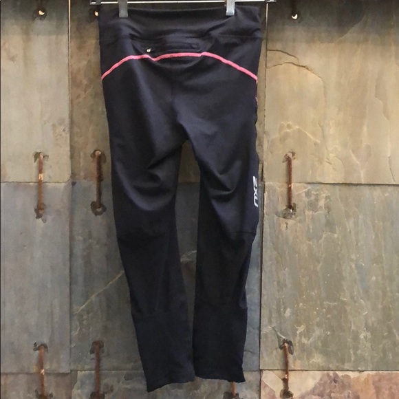 2XU 7/8 Length Exercise Tights, Size Small - Picture 2 of 7
